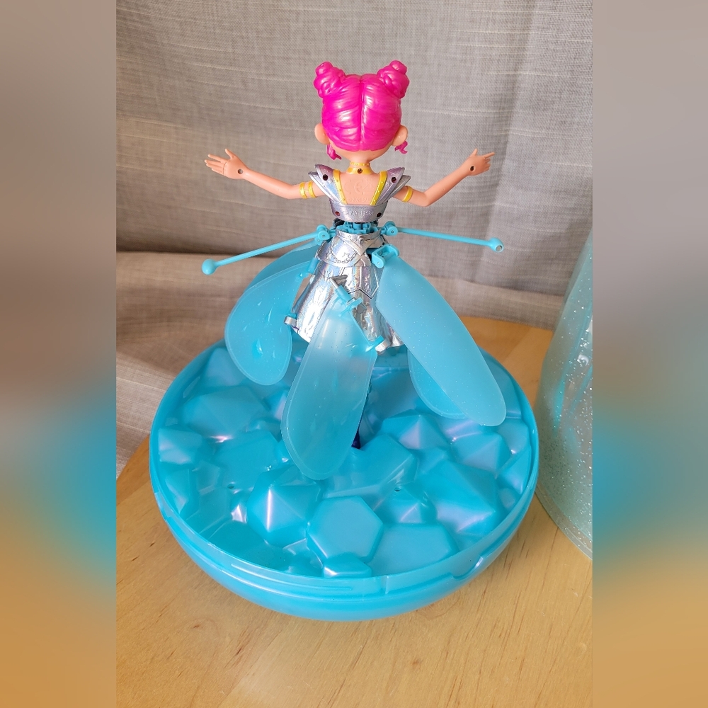 Hatchimals Crystal Flyers, Starlight Idol Magical Flying Pixie Toy Doll W Lights - Picture 6 of 10